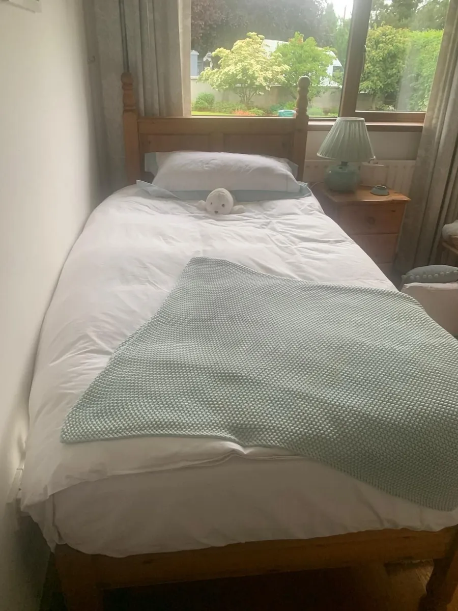 Single solid pine bed & mattress