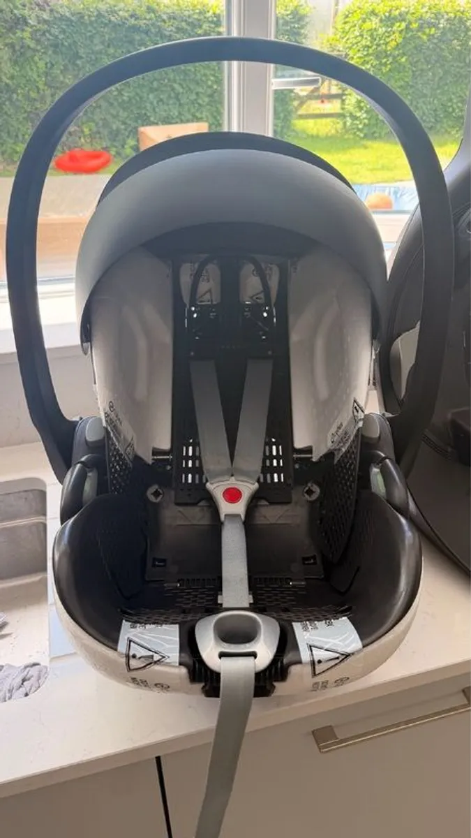 Cybex Cloud T i-Size Rotating Car Seat and Base - Sepia Black - Image 2
