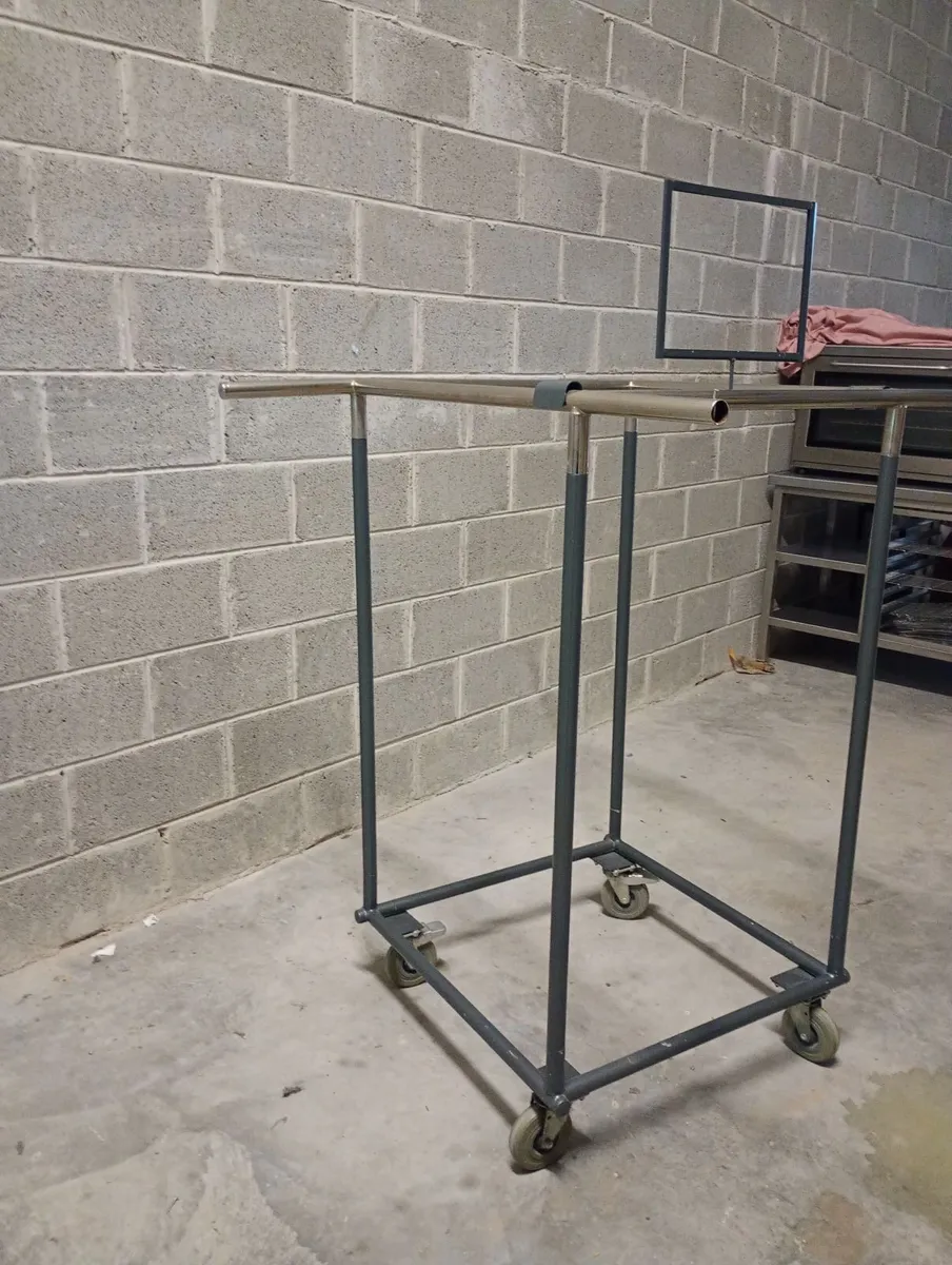 Shop fitting - Image 1