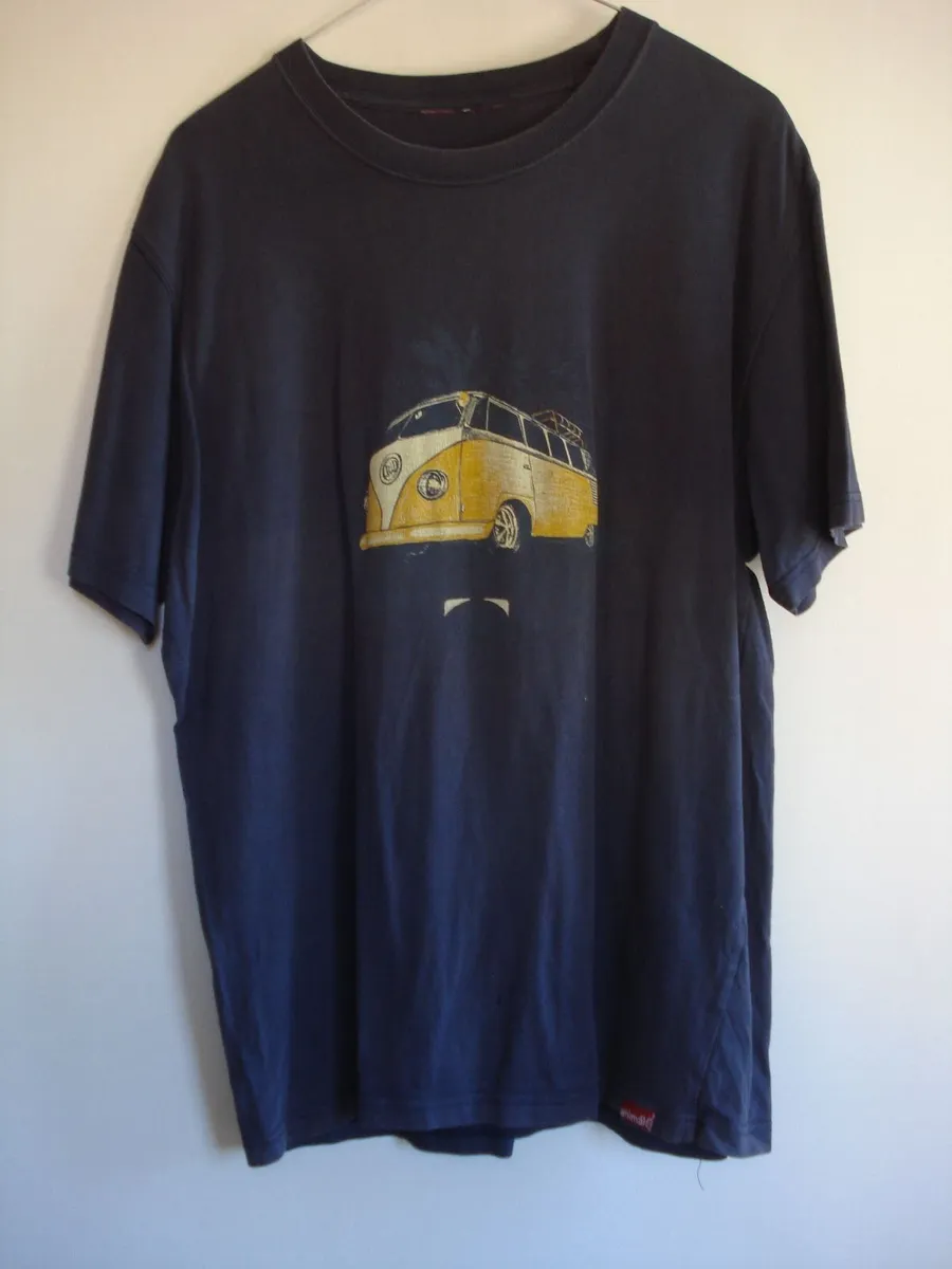 2 VINTAGE VOLKSWAGEN MICROBUS T-SHIRTS. - Image 1