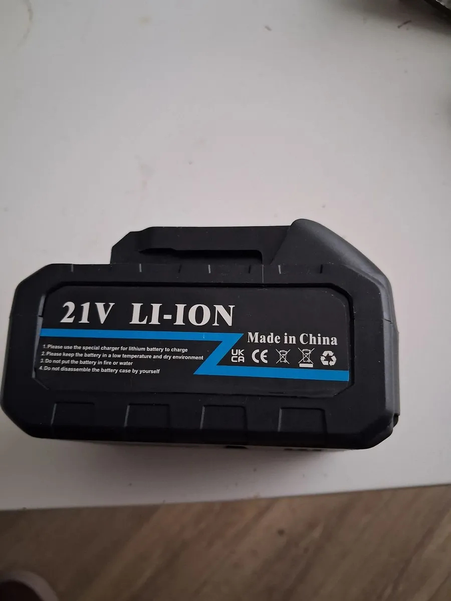 2 x Li-on 21v Lithium Batteries - Image 2