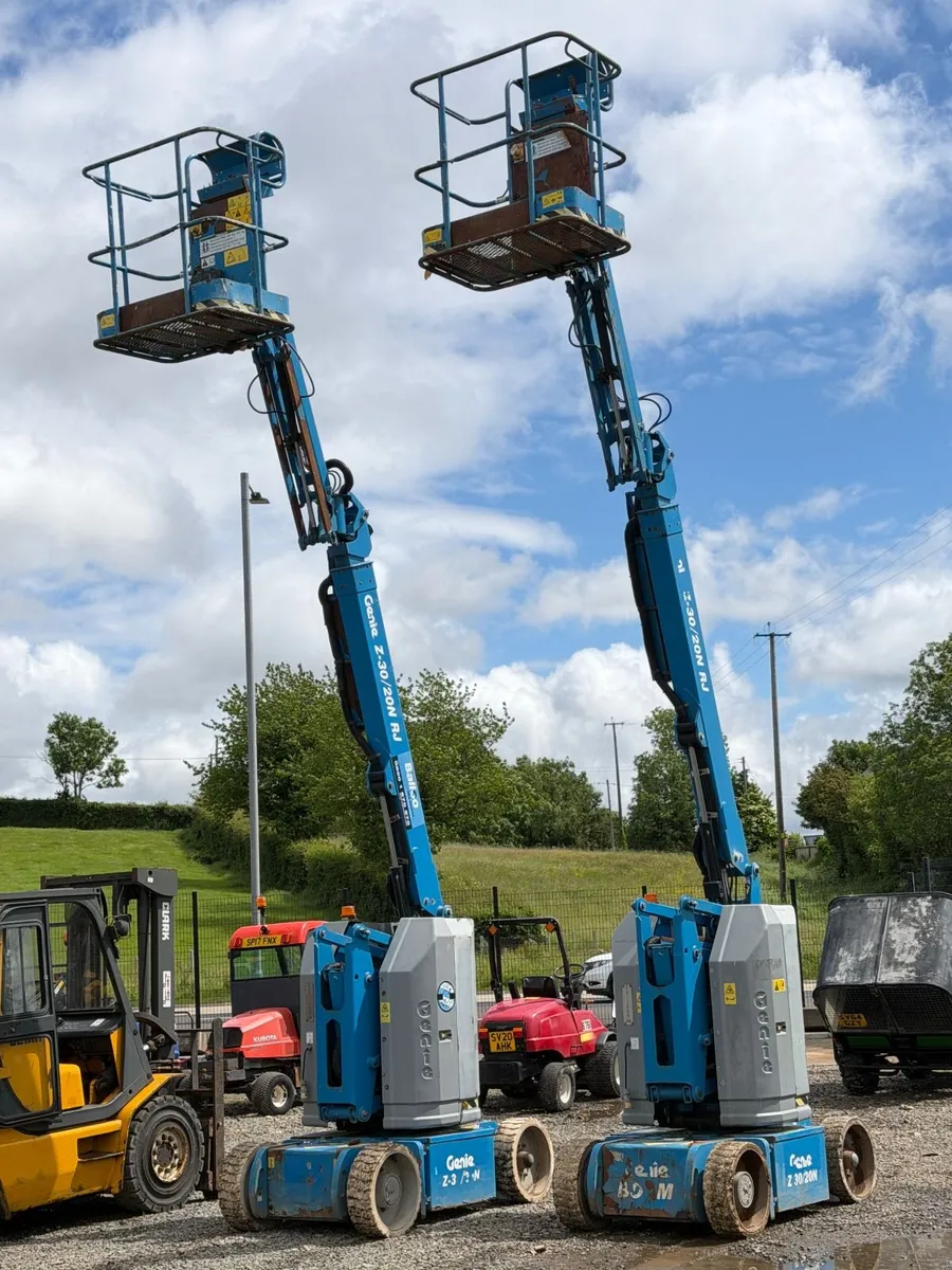 GENIE BATTERY OPERATED BOOMLIFT - Image 1