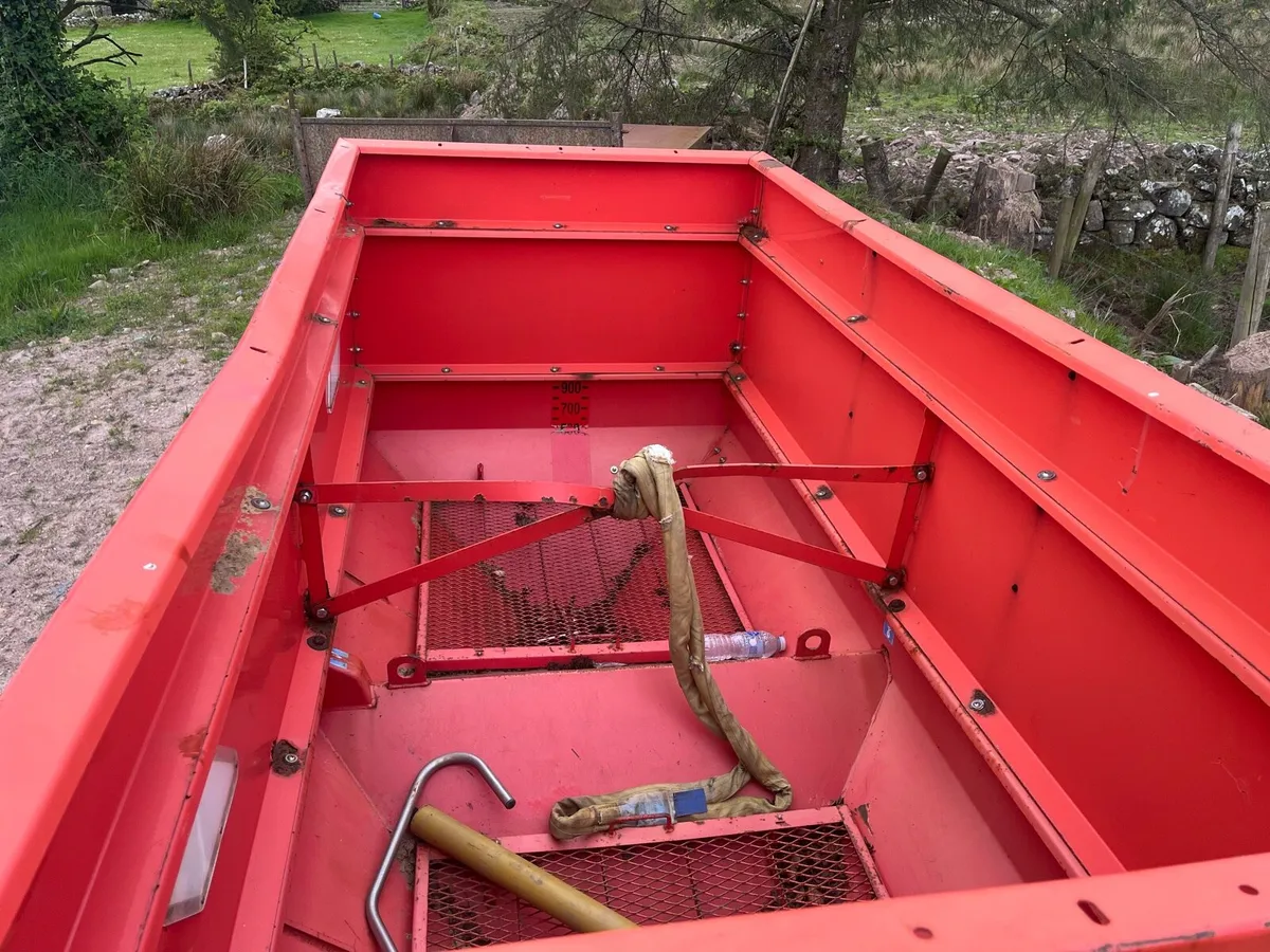 Kuhn twin spreader - Image 2