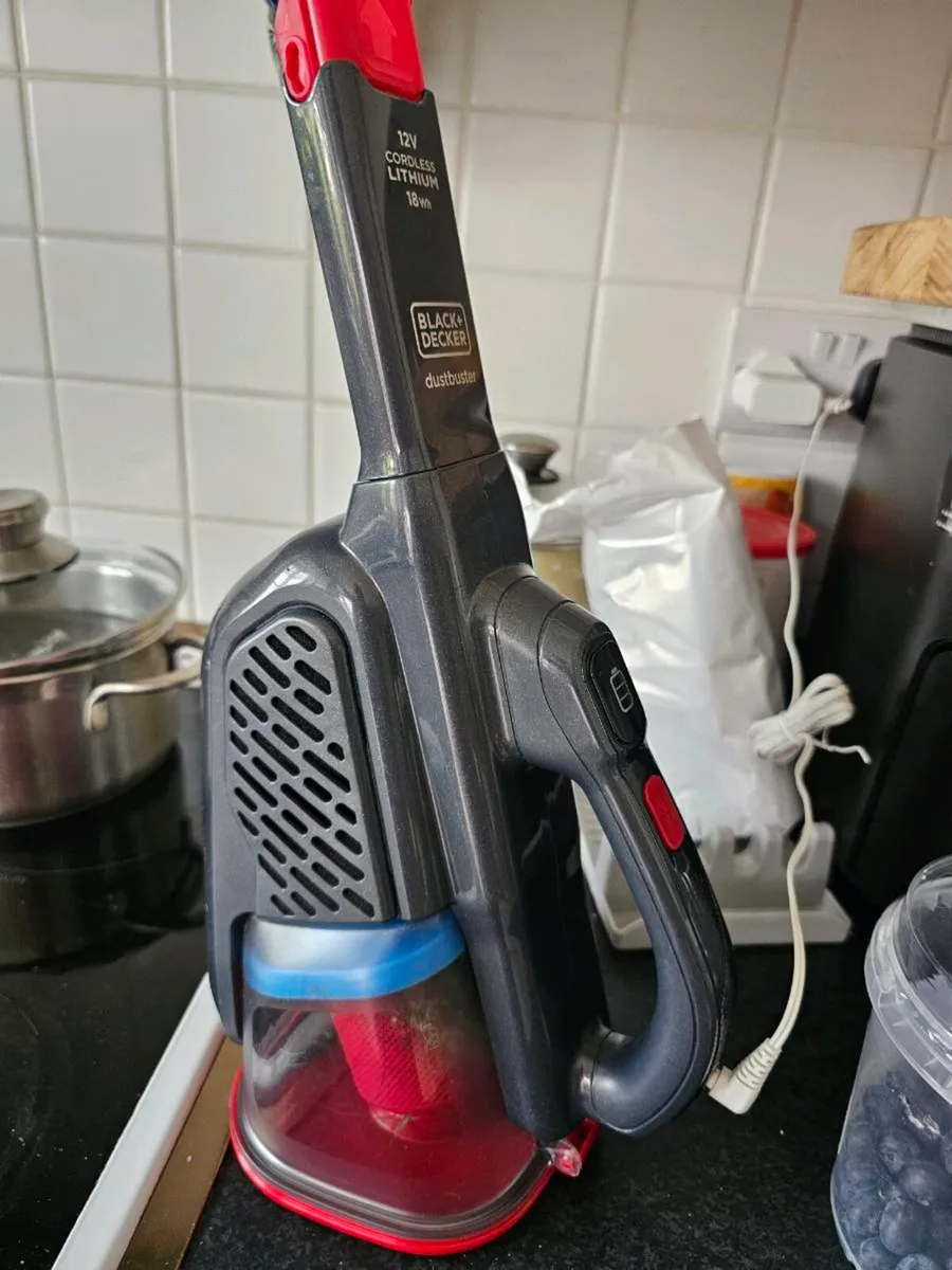 Black & Decker hoover - Image 1
