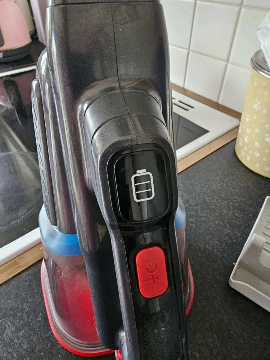 Black & Decker hoover - Image 3