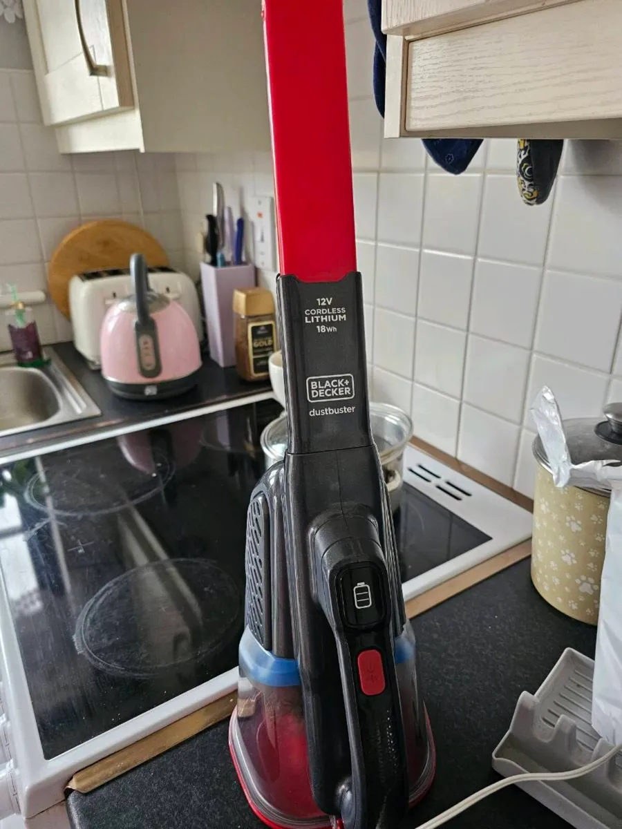 Black & Decker hoover - Image 4