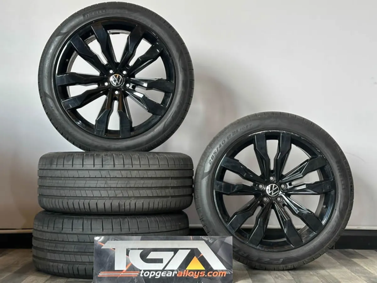 21" Genuine VW TOUAREG SUZUKA Wheels & PIRELLIS - Image 1