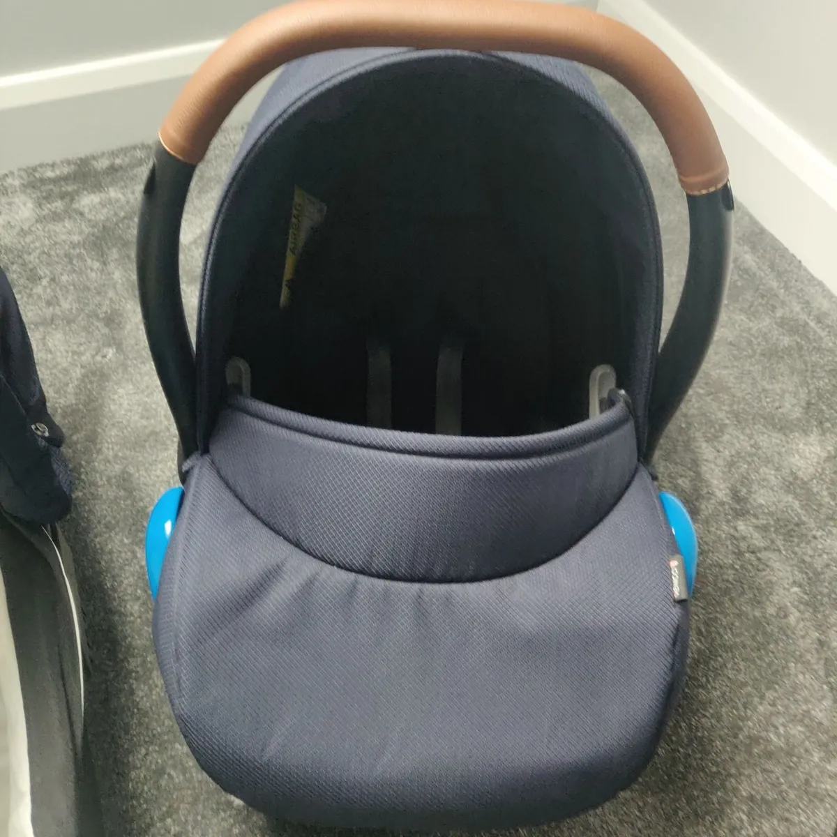 Venicci travel system - Image 4