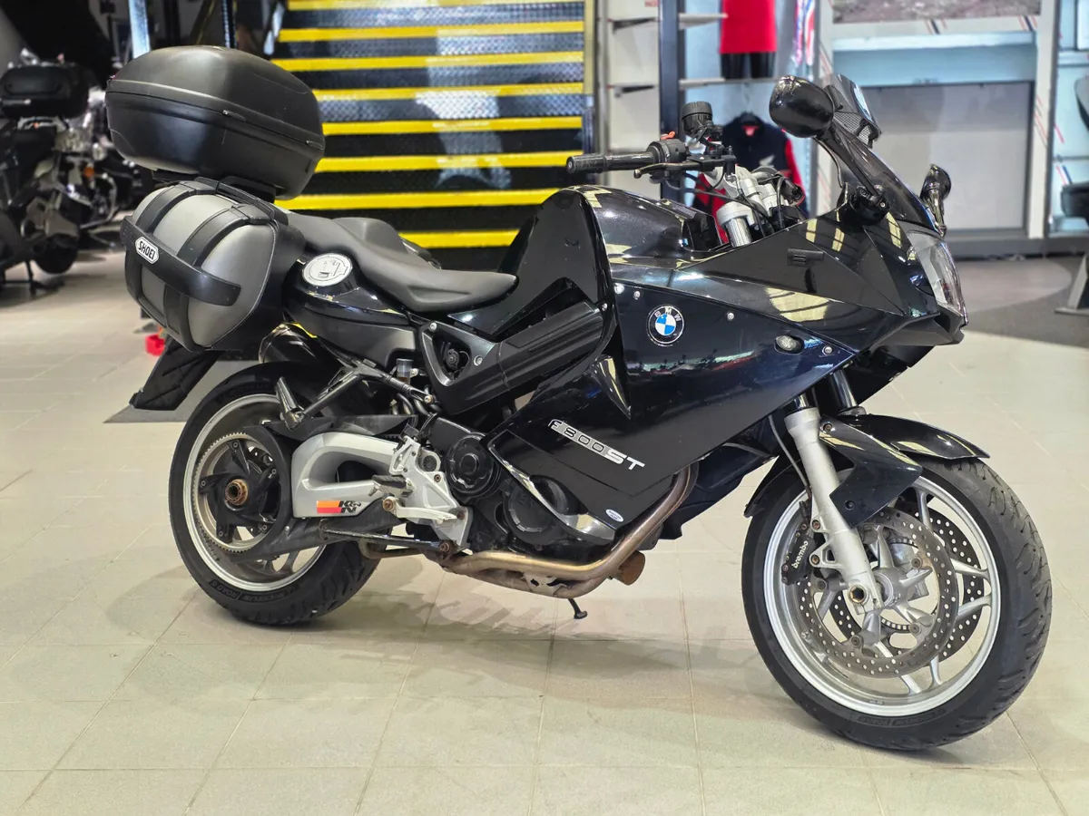 BMW F800ST - Image 1