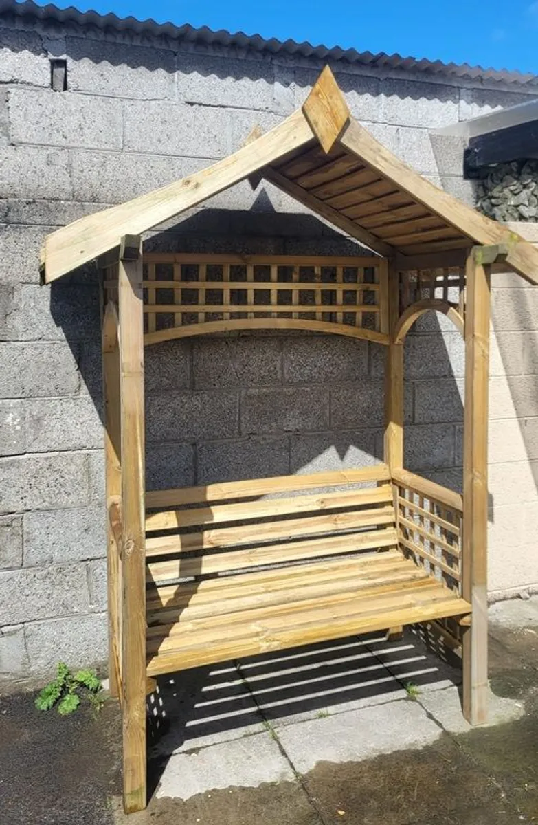 Seated pergola - Image 4