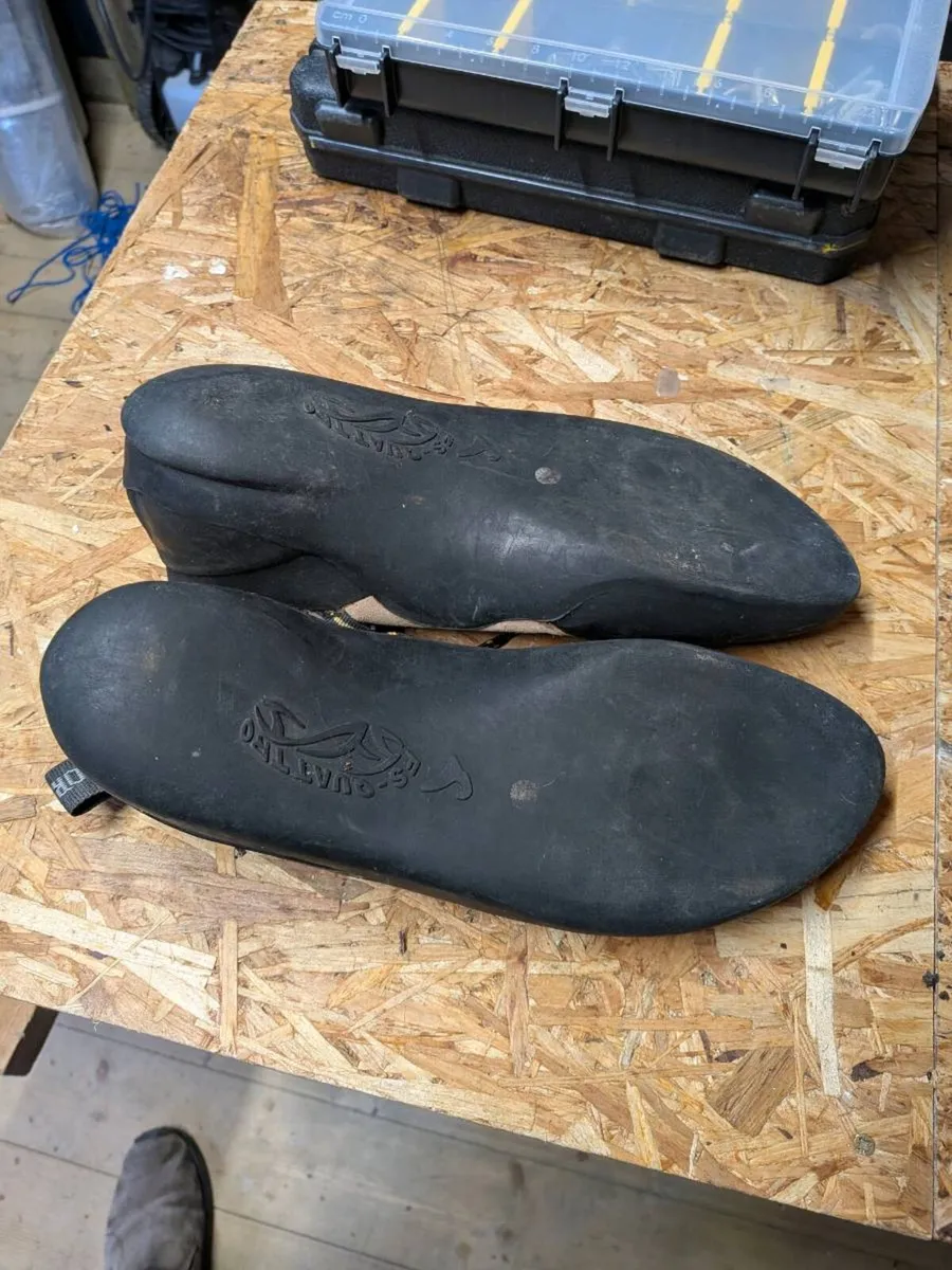 Climbing Shoes - Image 3