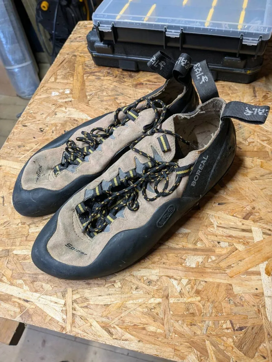 Climbing Shoes - Image 2