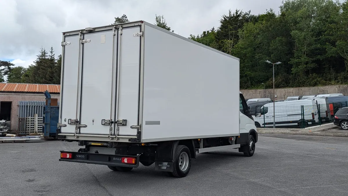 New IVECO Fridge Van 7.2T - Image 4