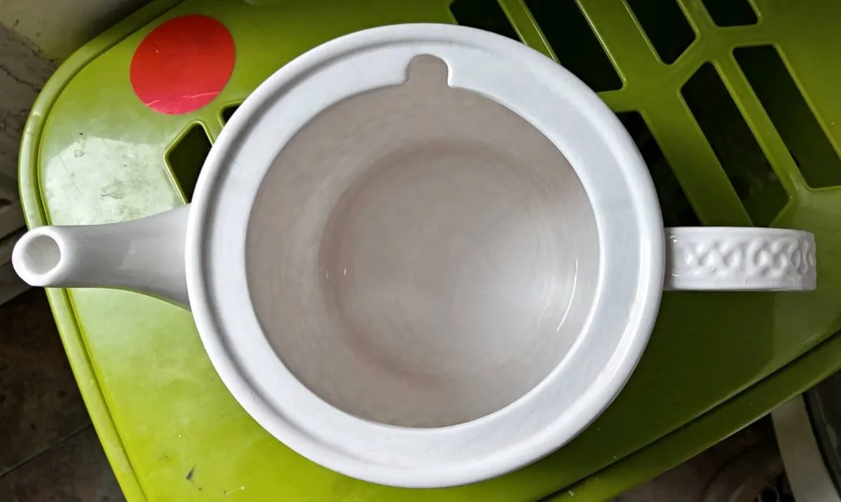 Vintage Russ Berry Teapot - Image 3