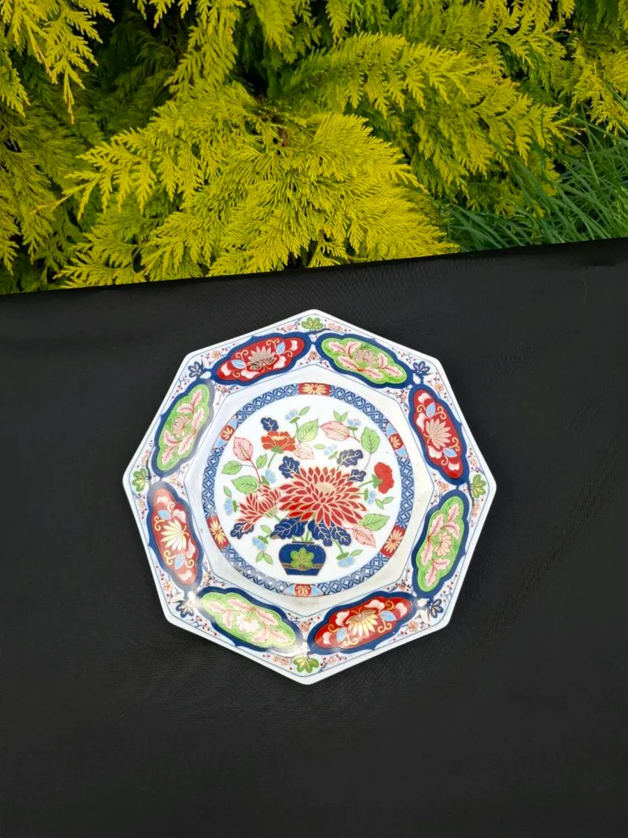 Fliral china decorative plate postage possible - Image 1