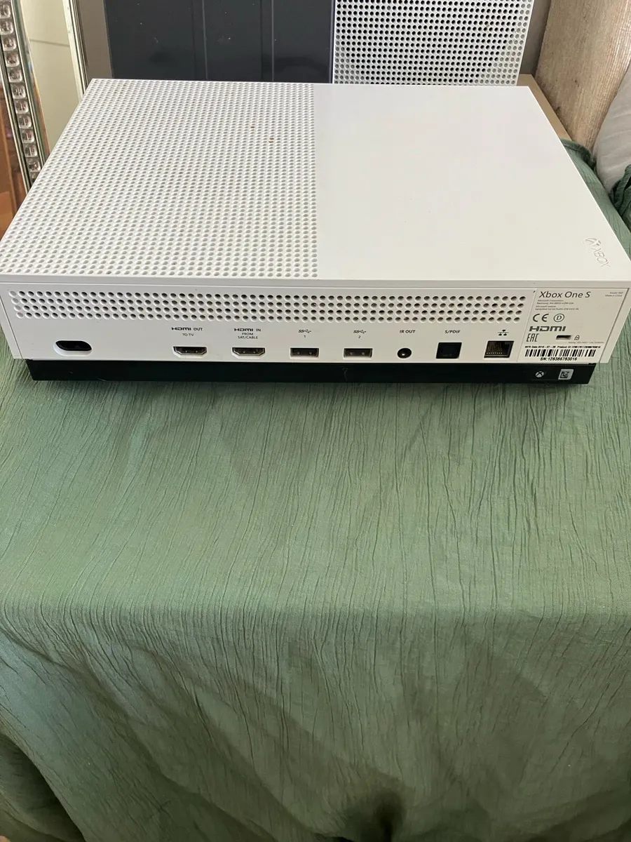 Xbox one no remote no controller no leads - Image 2