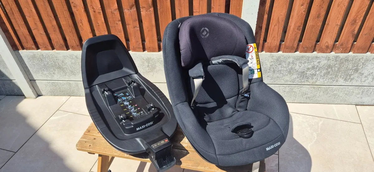 Maxi Cosi Car seat (NOT 360°) - Image 1