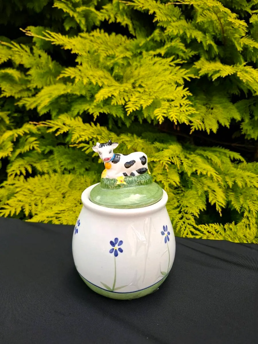 Large cow sugar bowl postage possible - Image 1