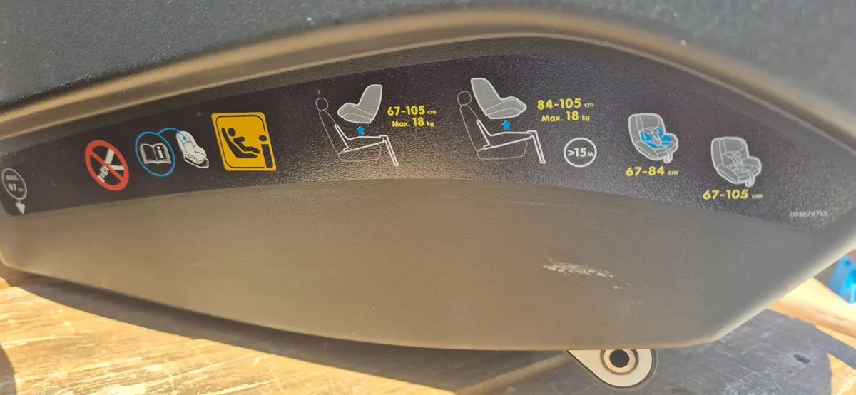 Maxi Cosi Car seat (NOT 360°) - Image 4