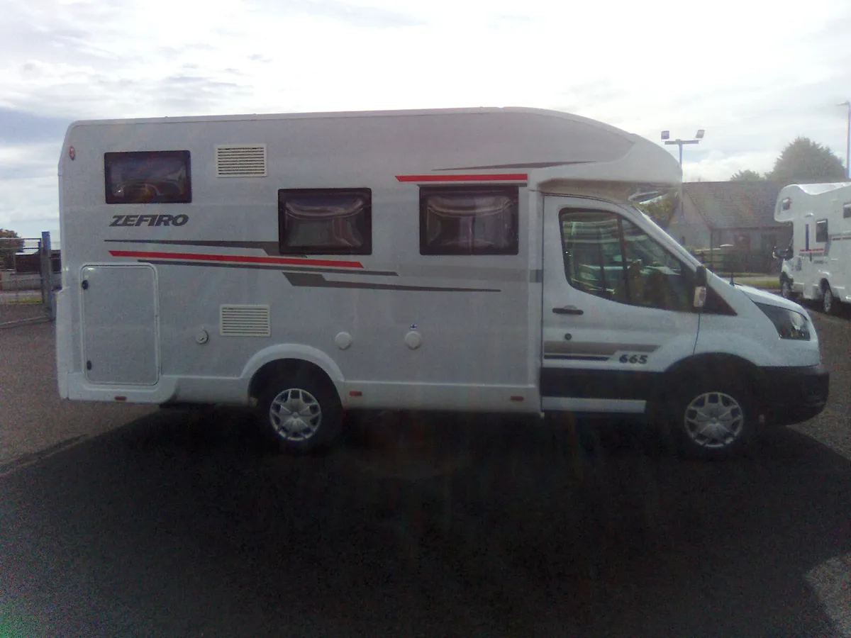 Roller Team Zefrio 665 motorhome - Image 2
