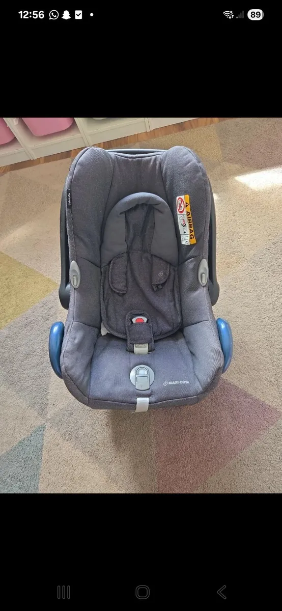 Maxi cosi car seat - Image 1