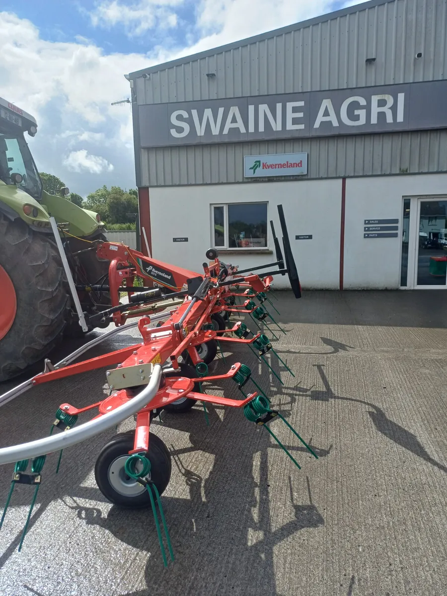 Kverneland 6 Rotor Tedder - Image 2