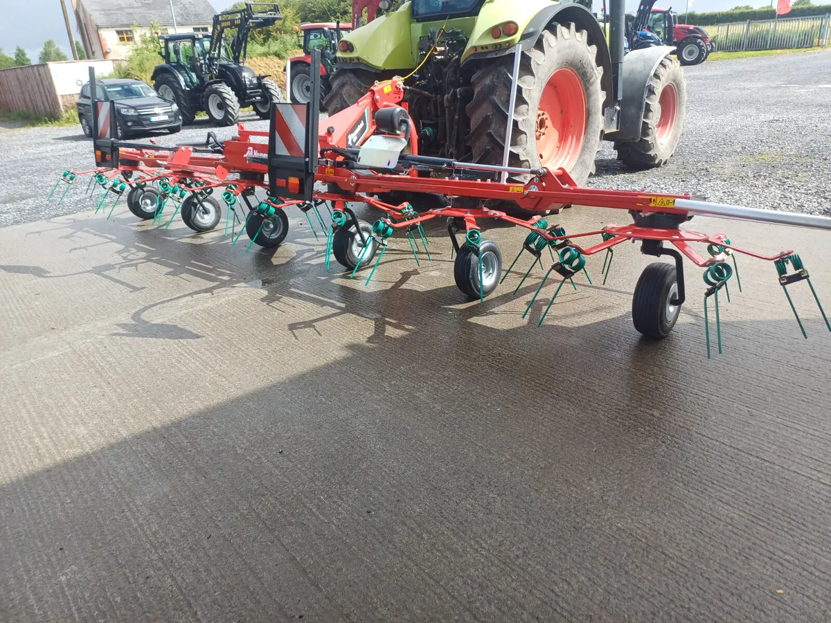Kverneland 6 Rotor Tedder - Image 3