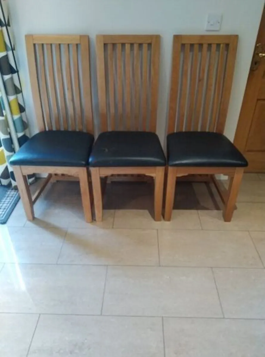 SOLID OAK CHAIRS - Image 1