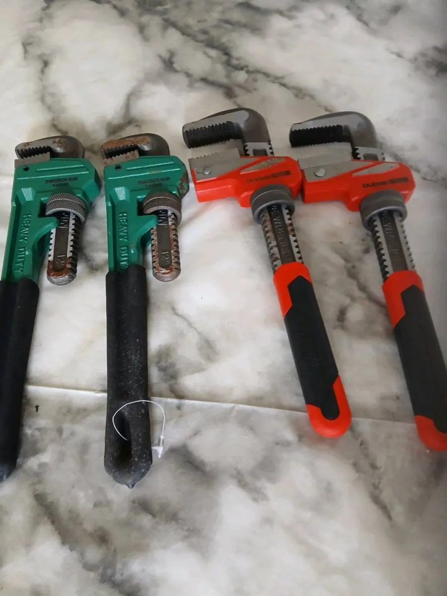 Pipe wrench - Image 1