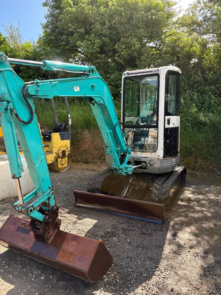 3 ton Kobelco sk30sr mini digger for sale - Image 2