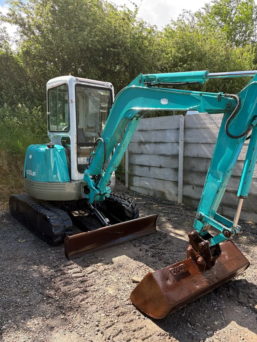 3 ton Kobelco sk30sr mini digger for sale - Image 1