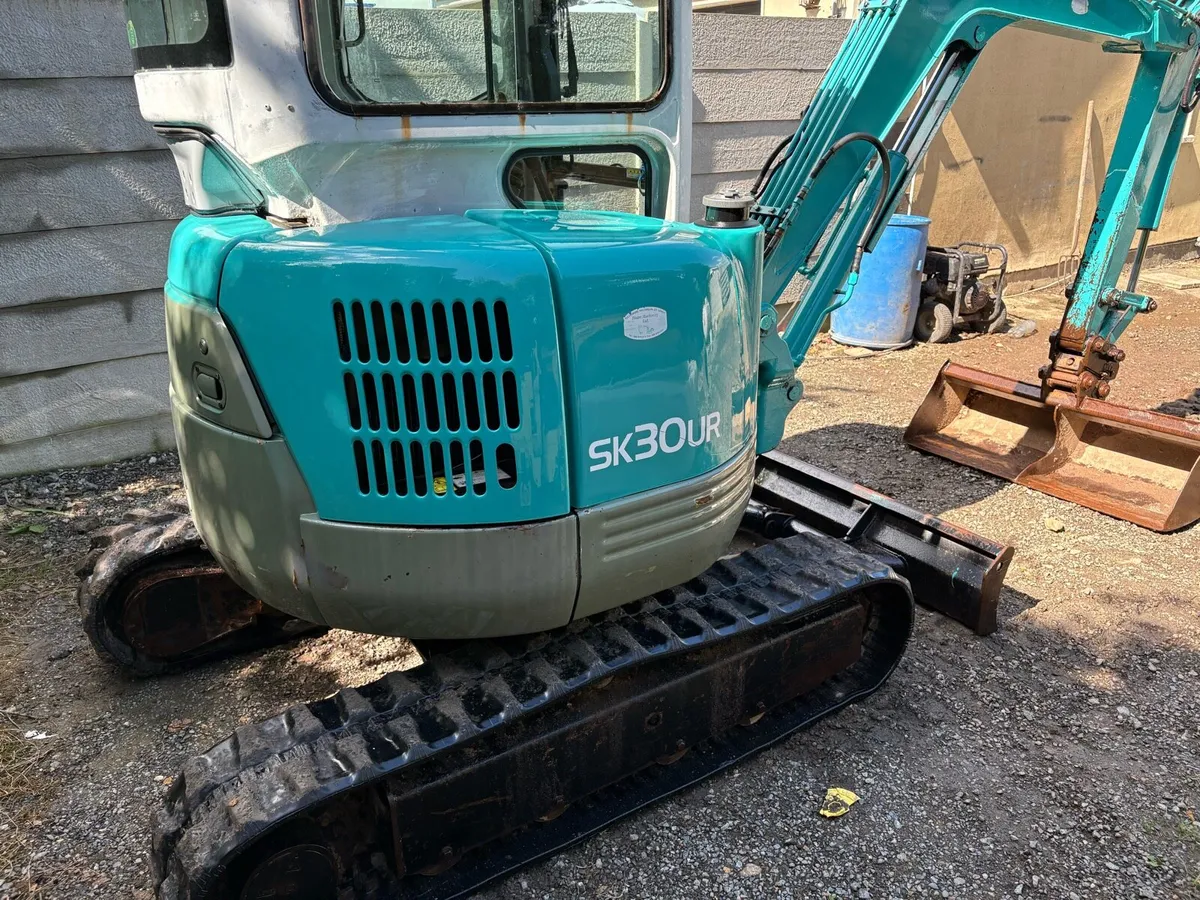 3 ton Kobelco sk30sr mini digger for sale - Image 3