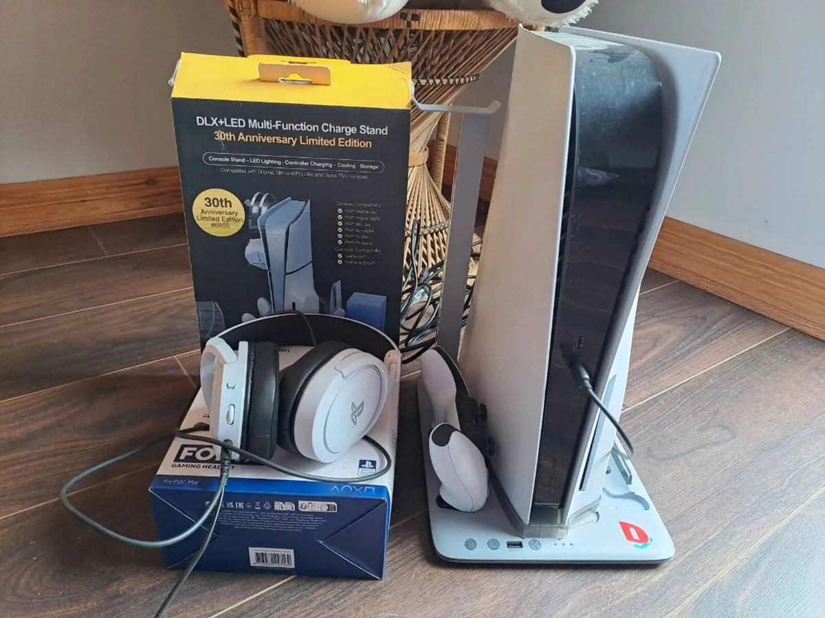 PS 5 Bundle - Image 3