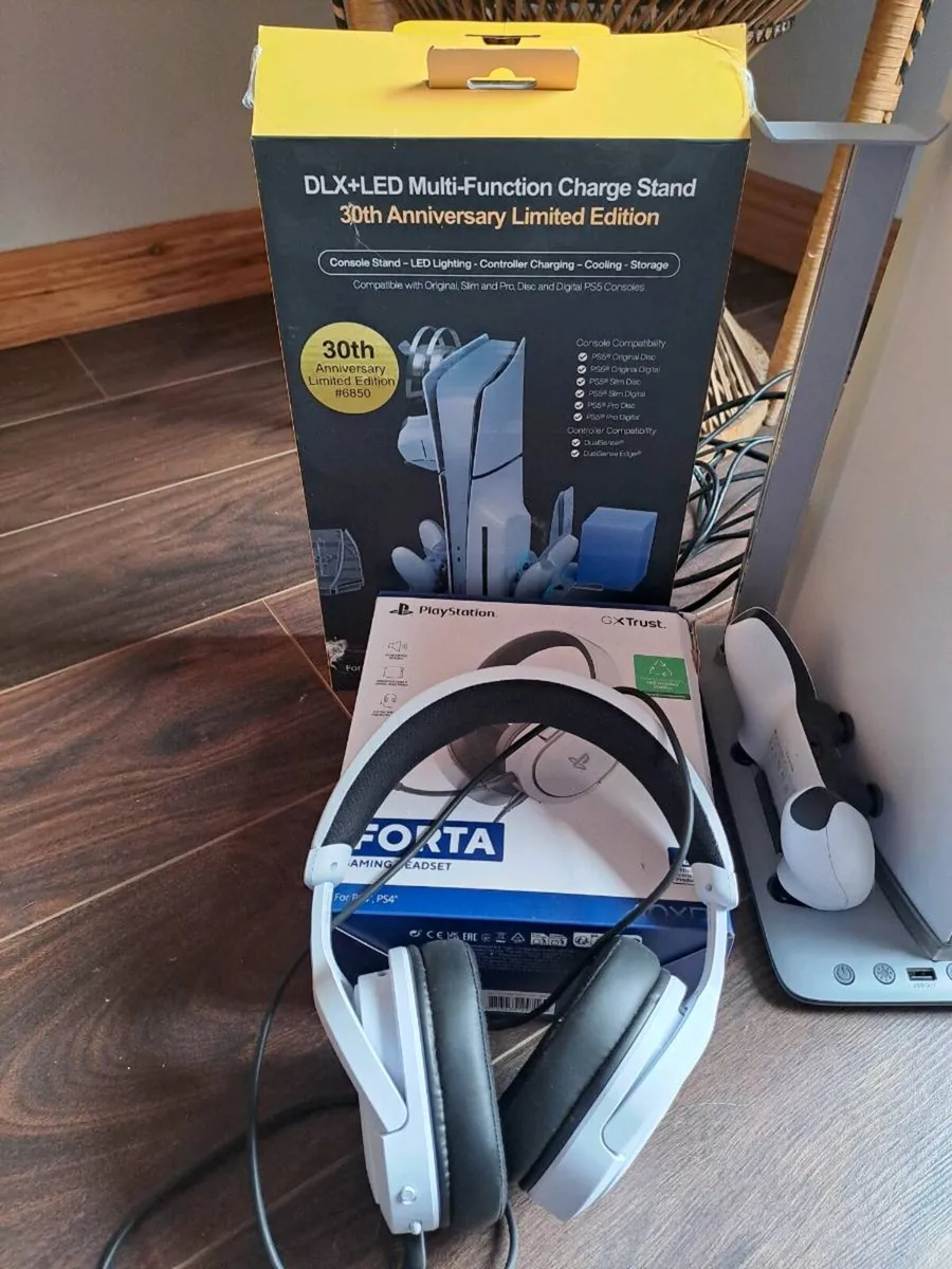 PS 5 Bundle - Image 4