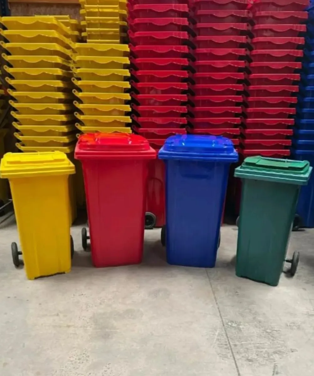 3x brand new wheelie bins - Image 1