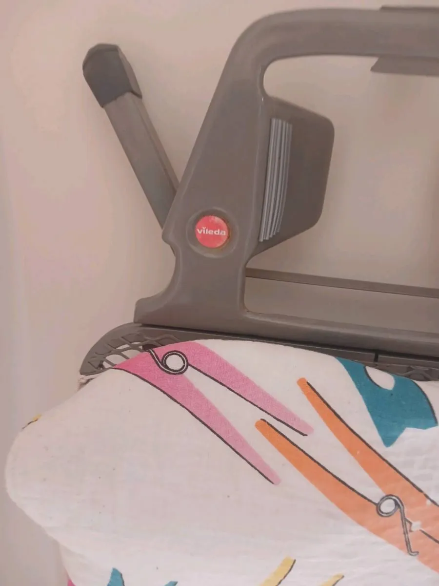 Ironing board - Image 2