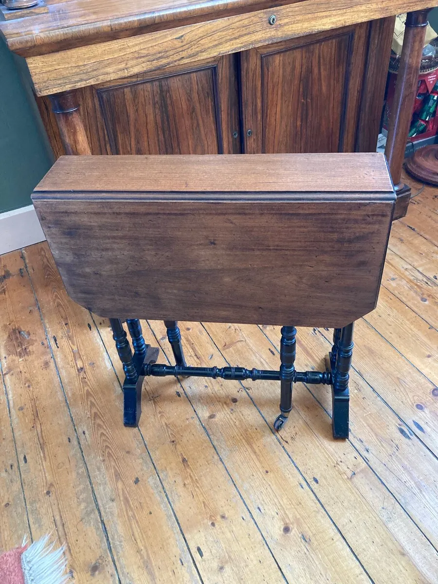 Neat Sutherland Table - Image 1