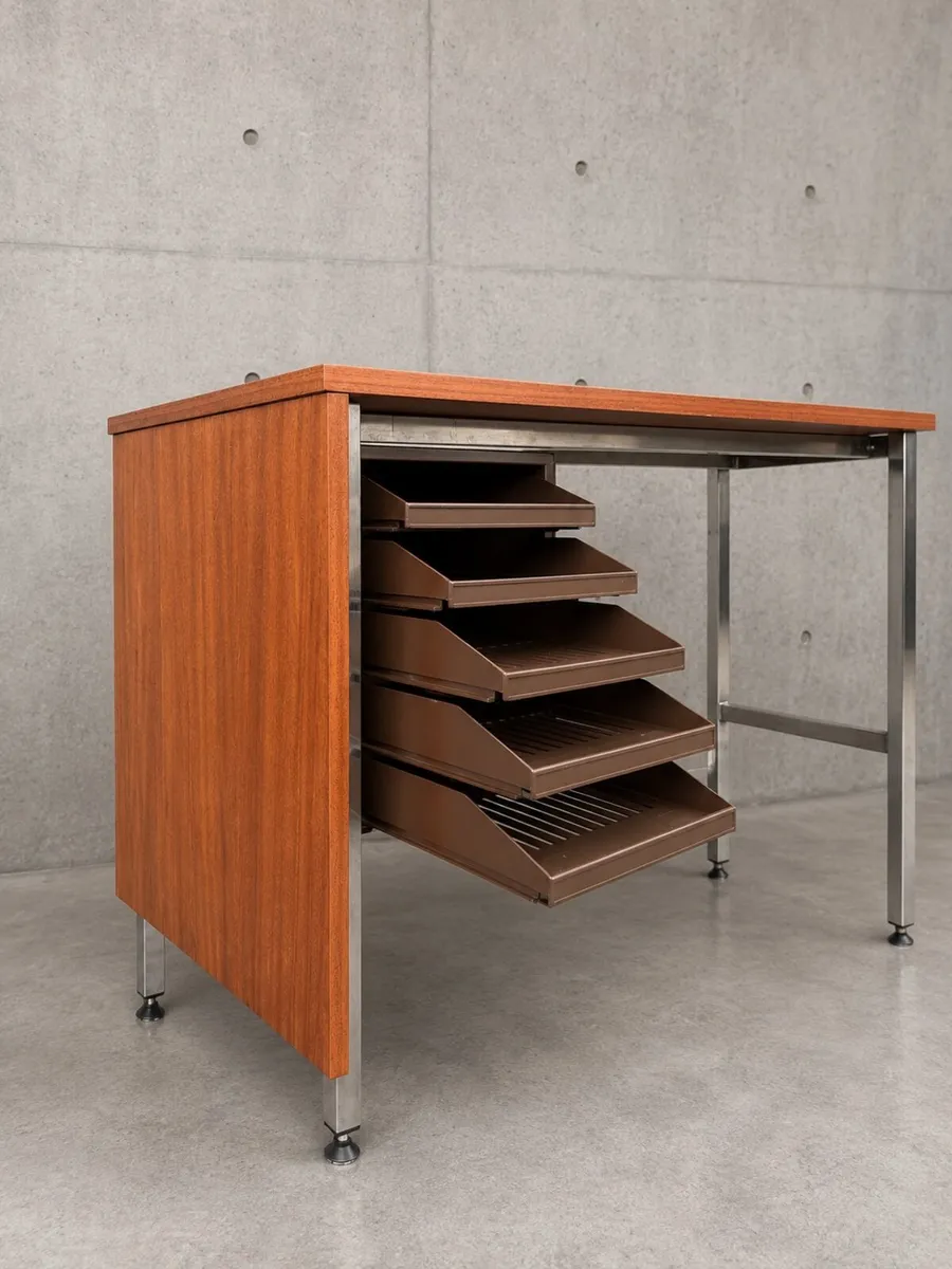 Desk - Image 3