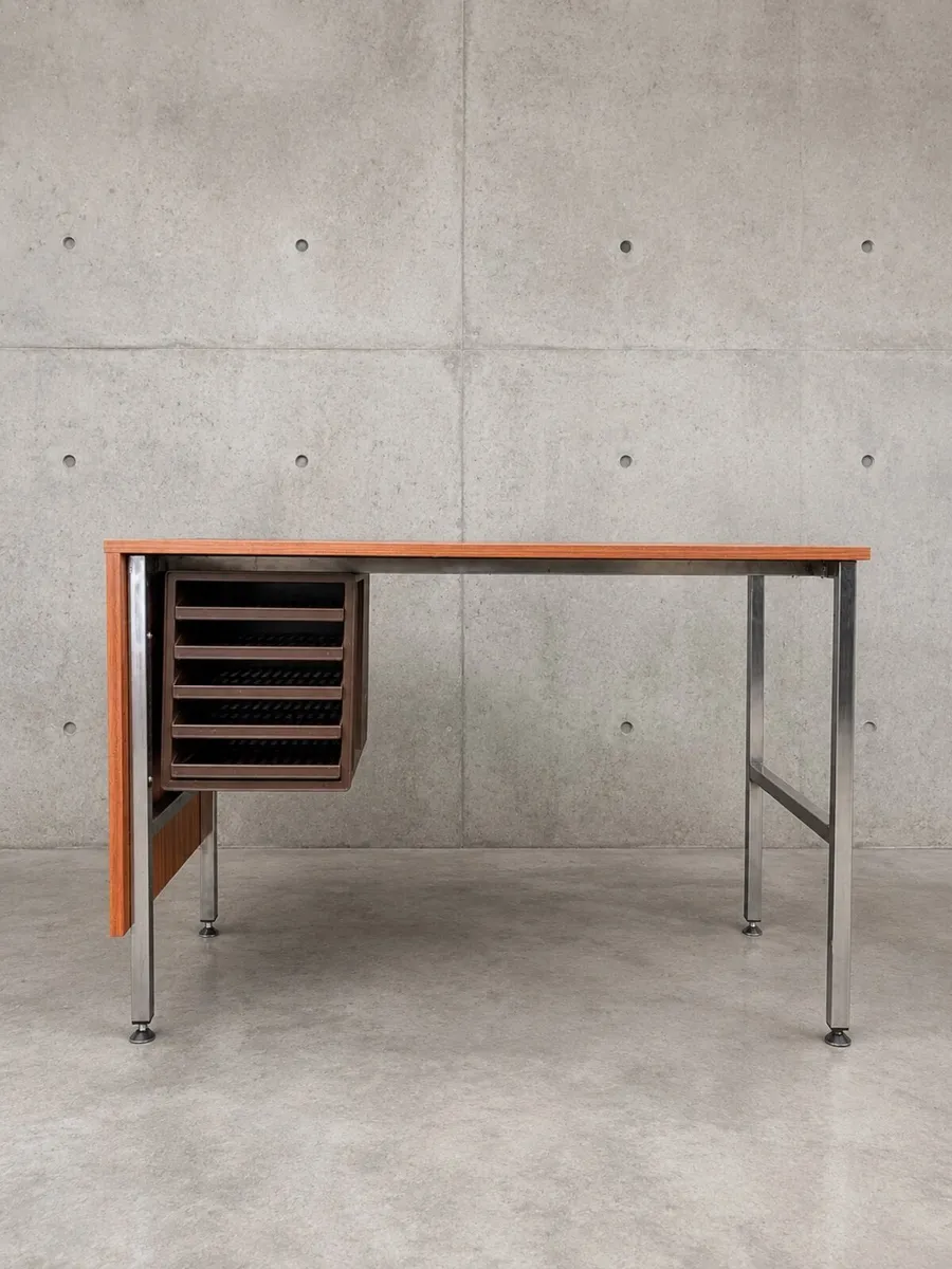 Desk - Image 1