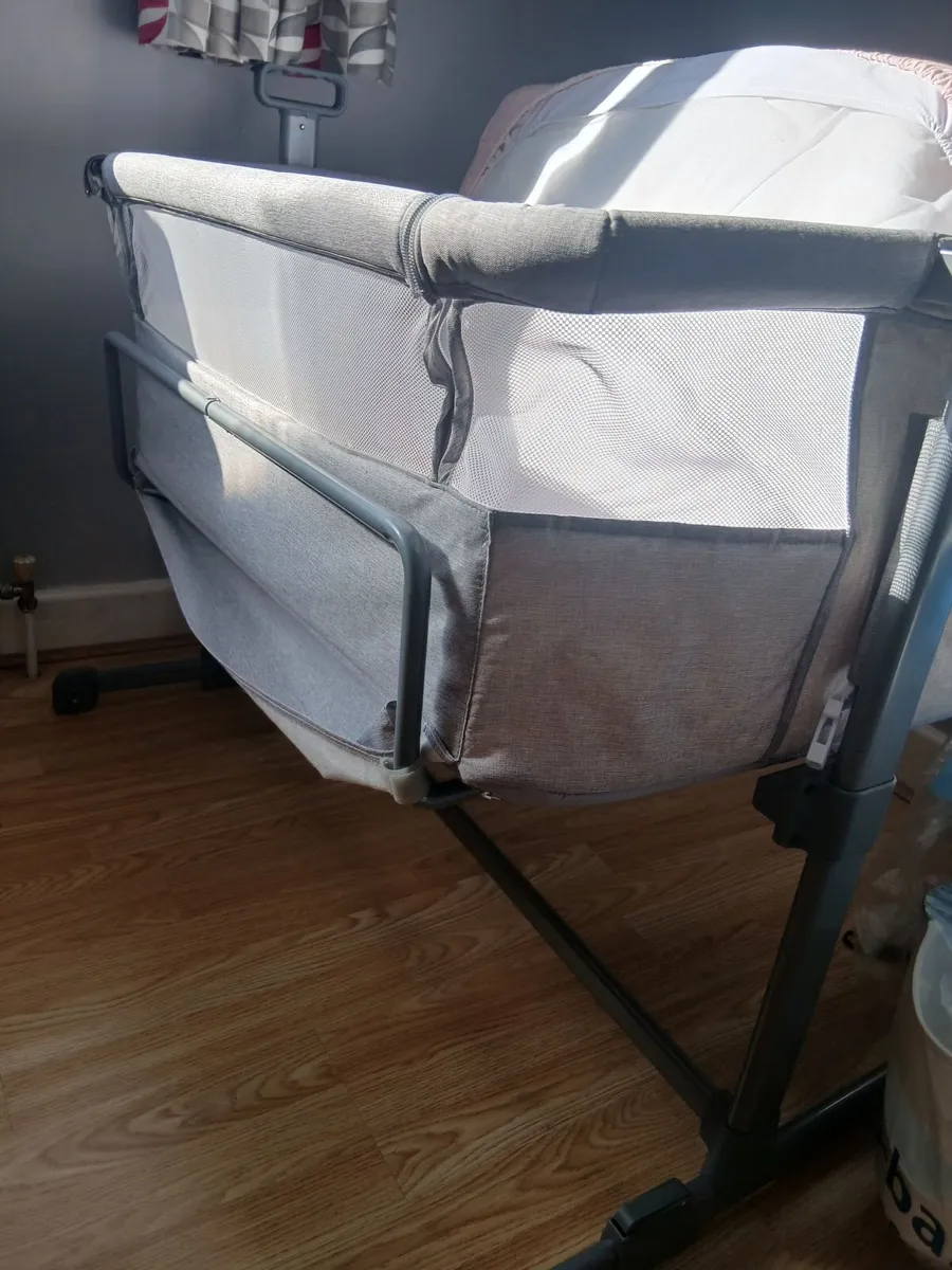 Baby co-sleeper /next to me - Image 2