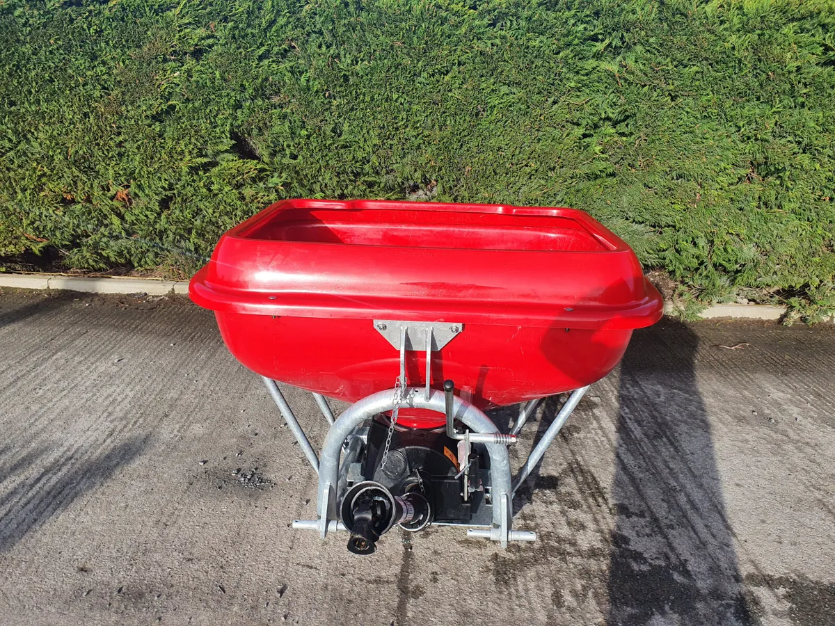 Rhino wagtail spreader 600l - Image 2