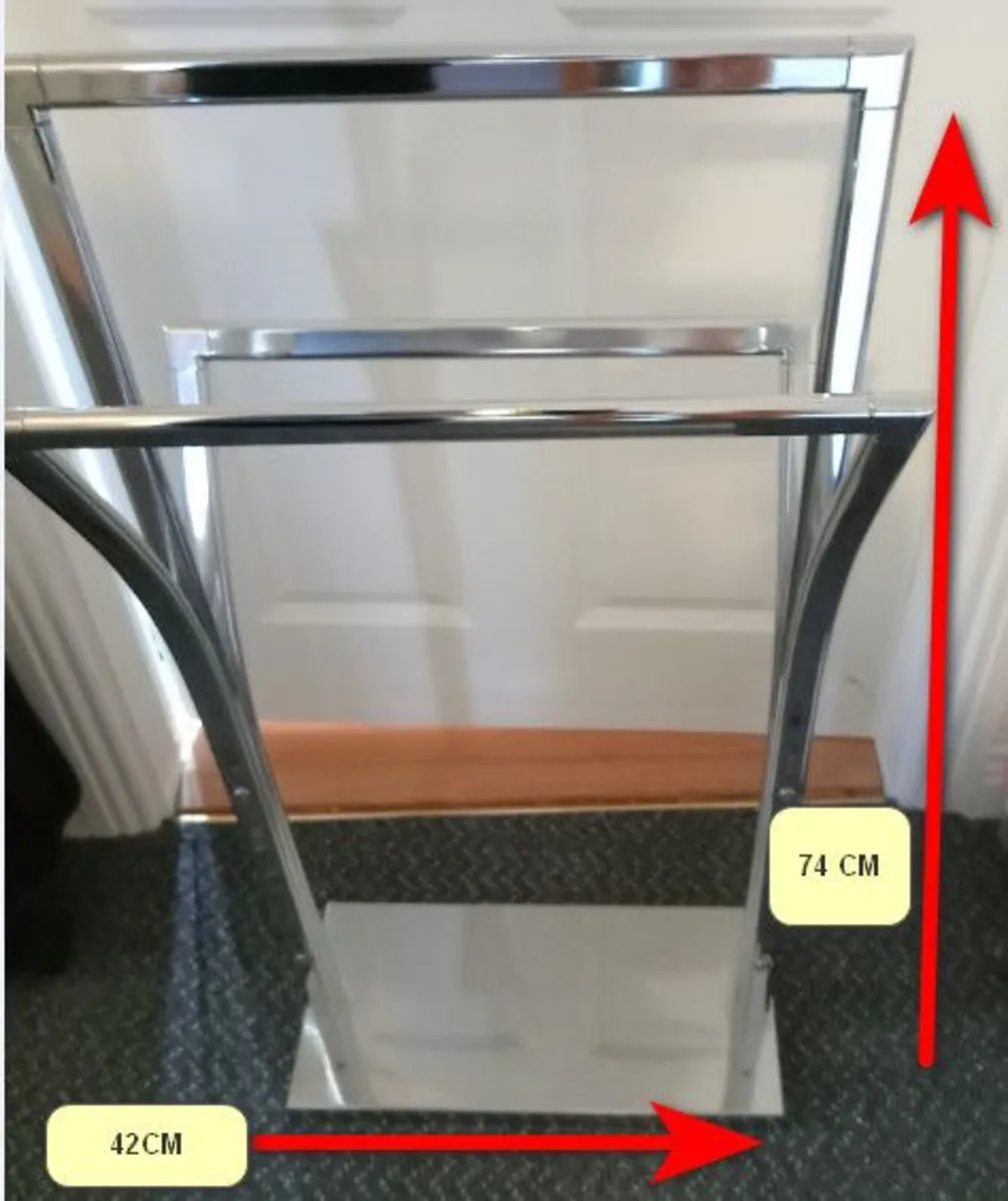 TOWEL STAND