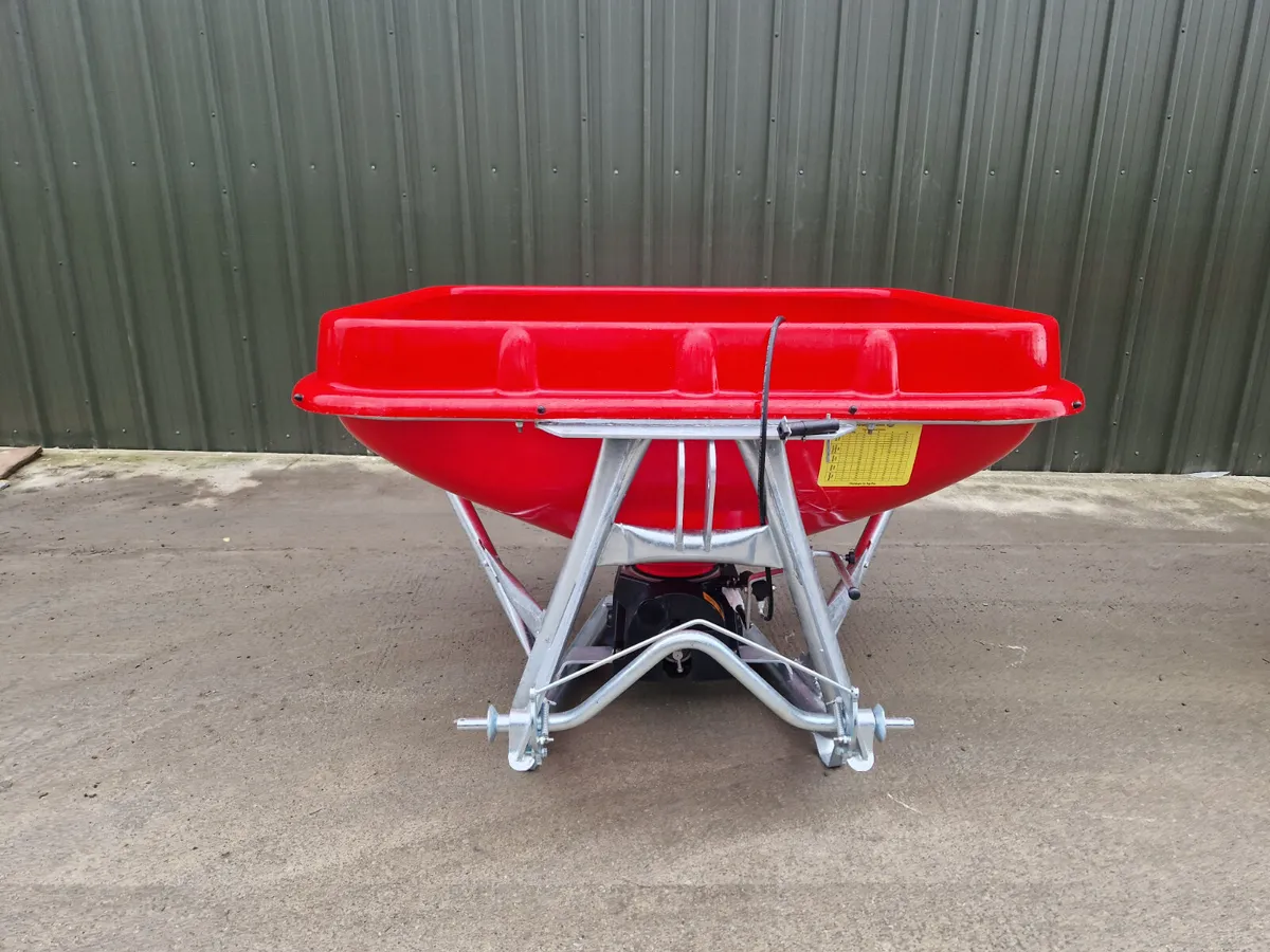 Rhino wagtail spreader 1400l - Image 2