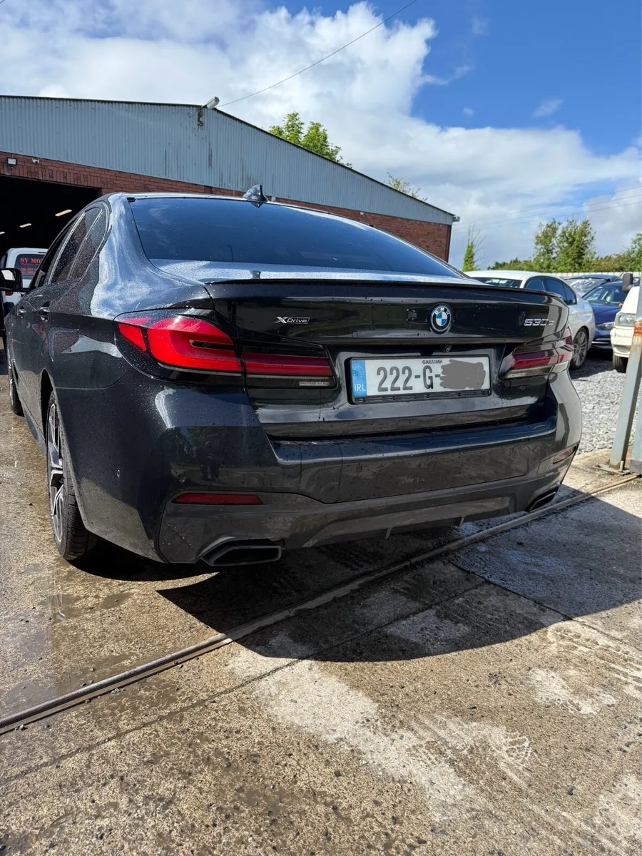 2022 BMW 530e M-Sport - Image 3
