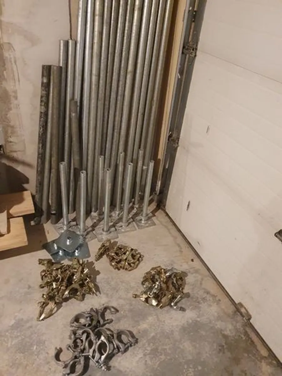Scaffold tube and fittings ; excellent condition ; various items - Image 2