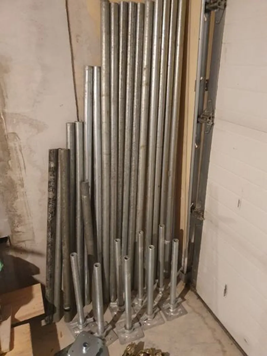 Scaffold tube and fittings ; excellent condition ; various items - Image 4
