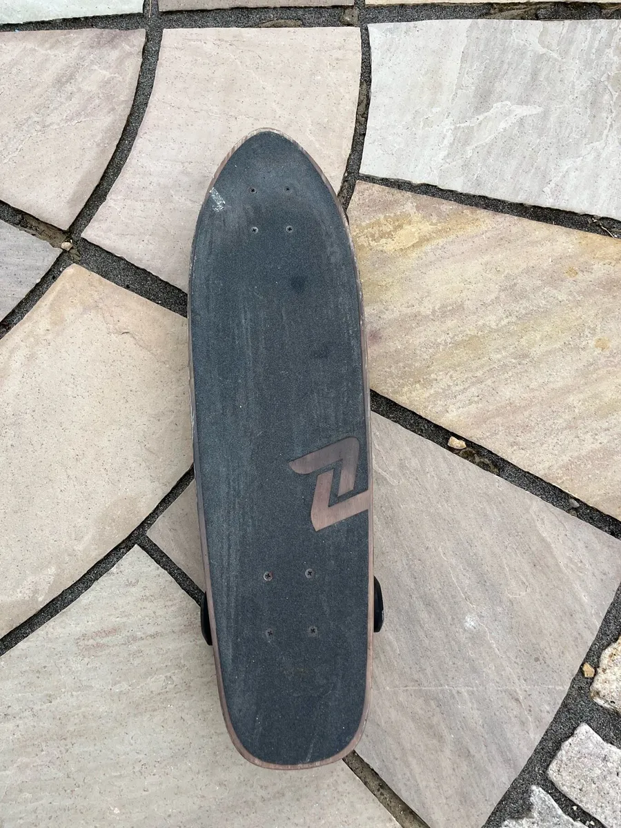 Skateboard - Image 1