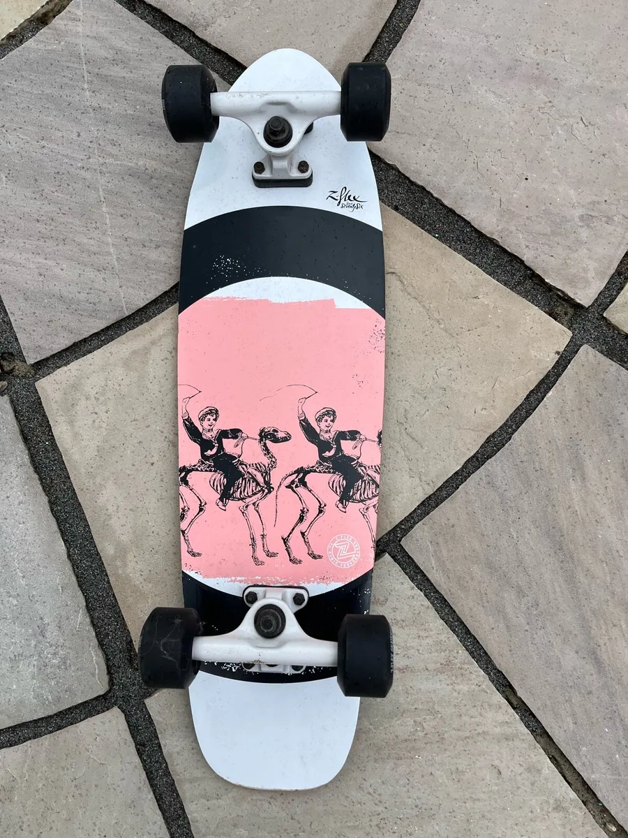 Skateboard - Image 2