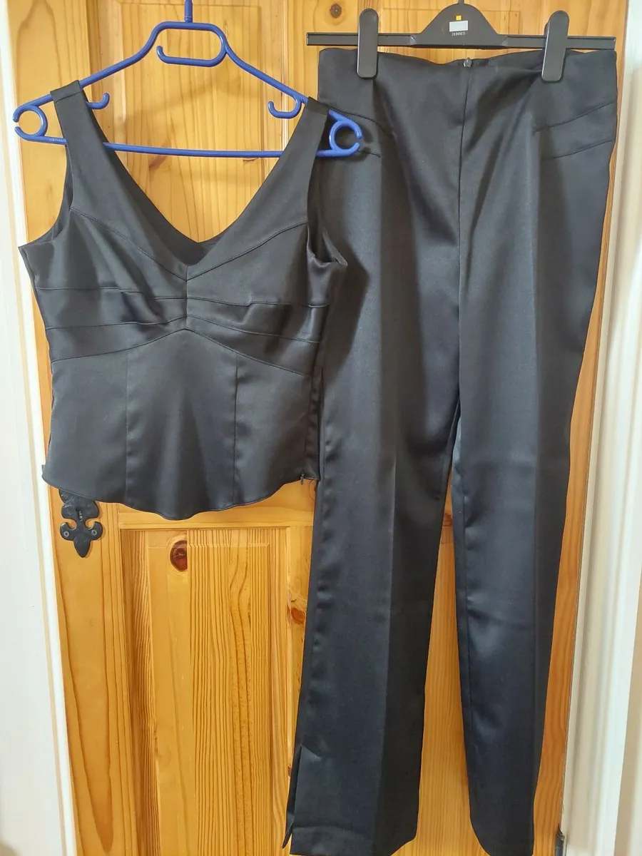 Black trousers and top - Image 1