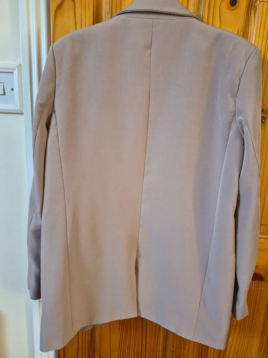 Beige Pieces blazer - Image 2